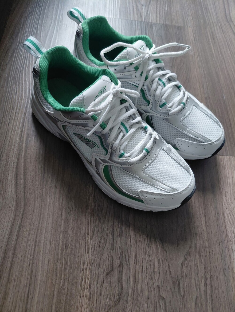 Women's Athletic Lace-Up Sneakers - White & Green